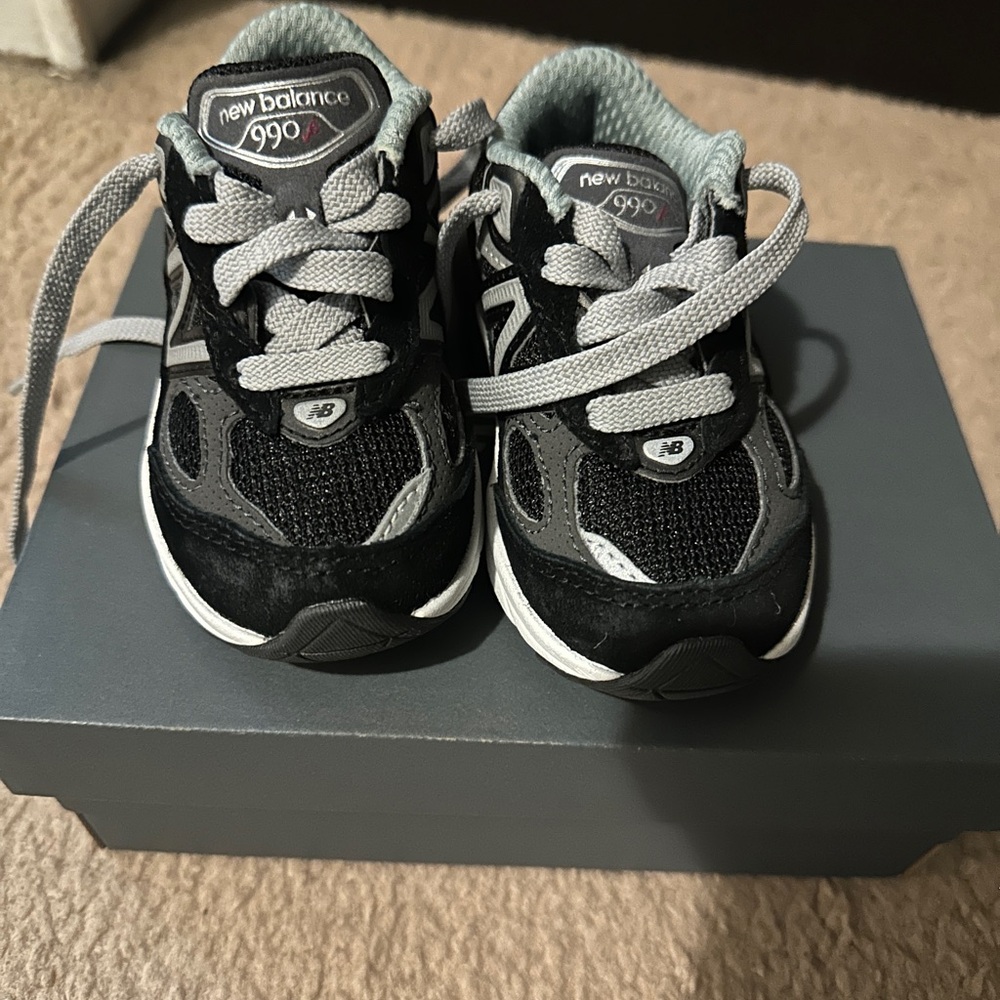 New Balance 990v6 Infant Boys Black and Gray Sneakers